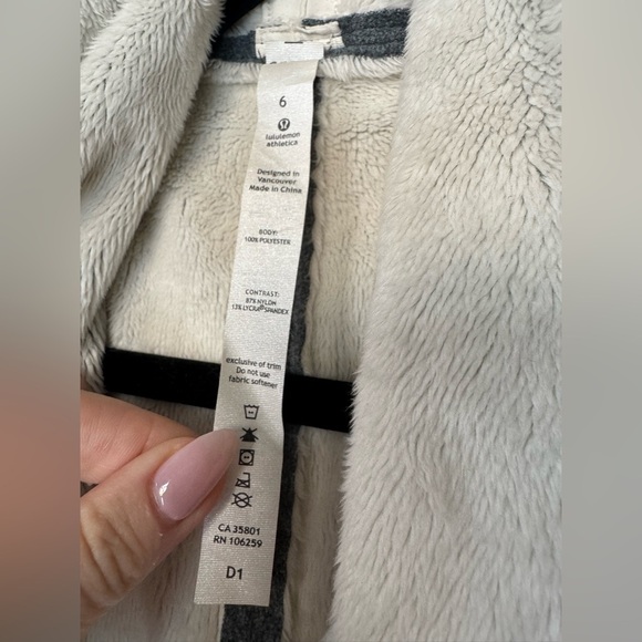 Lululemon Faux Shearling Fleece Jacket Size 6 - Picture 4 of 17